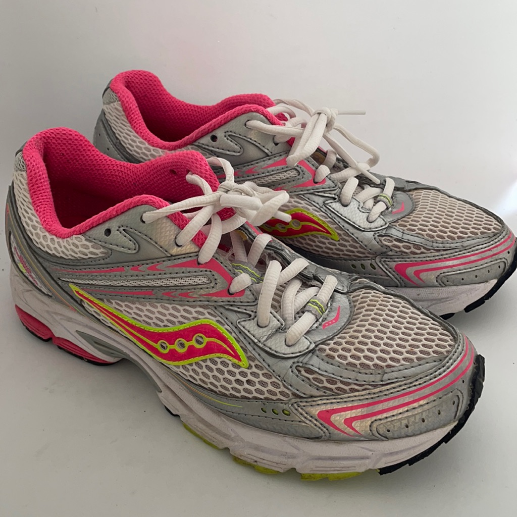 Saucony Grid Tornado Running Shoes 9